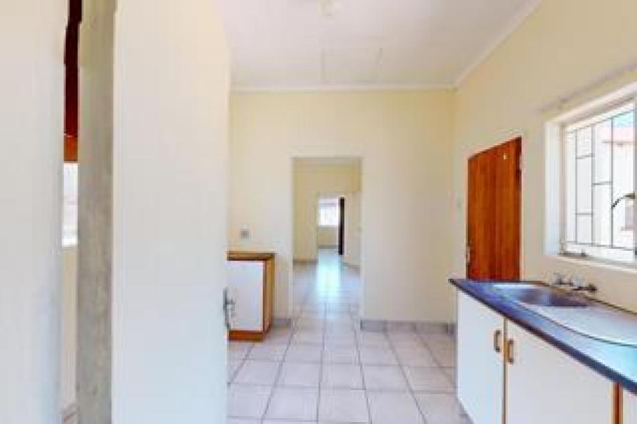 5 Bedroom House for Sale in Upington Central-1