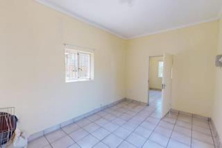 5 Bedroom House for Sale in Upington Central-3