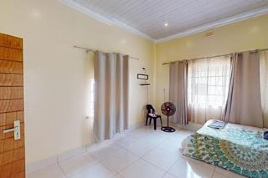 5 Bedroom House for Sale in Upington Central-5