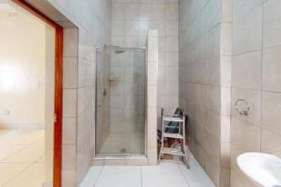 5 Bedroom House for Sale in Upington Central-6