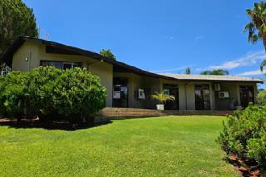 4 Bedroom House for Sale in Middelpos-1