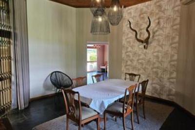 4 Bedroom House for Sale in Middelpos-5