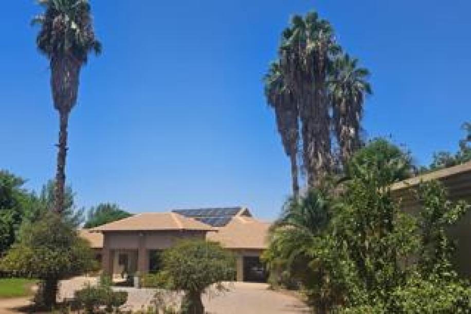 8 Bedroom House for Sale in Keidebees-0