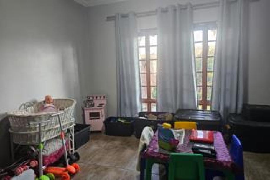 8 Bedroom House for Sale in Keidebees-11