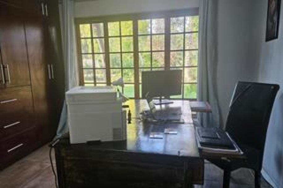 8 Bedroom House for Sale in Keidebees-13