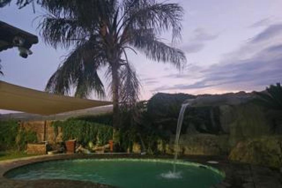 8 Bedroom House for Sale in Keidebees-16