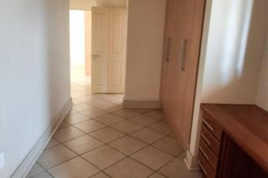 3 Bedroom Townhouse for Sale in Matumi Golf Estate-12