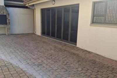 3 Bedroom Townhouse for Sale in Matumi Golf Estate-2