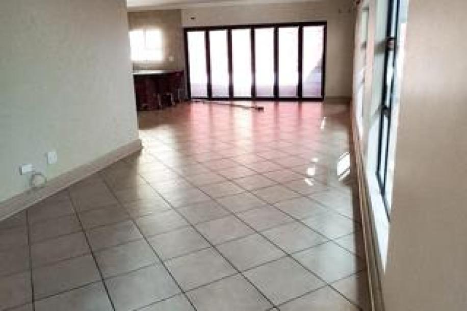 3 Bedroom Townhouse for Sale in Matumi Golf Estate-4