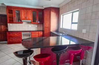 3 Bedroom Townhouse for Sale in Matumi Golf Estate-6