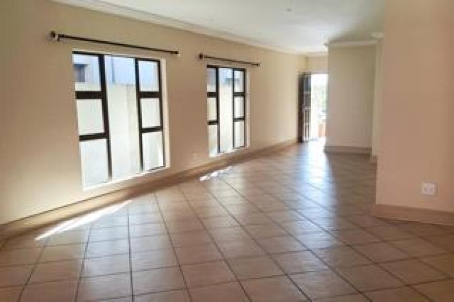 3 Bedroom Townhouse for Sale in Matumi Golf Estate-7