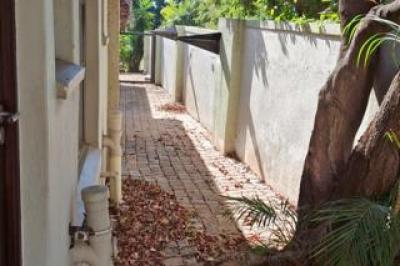 3 Bedroom Townhouse for Sale in Matumi Golf Estate-8