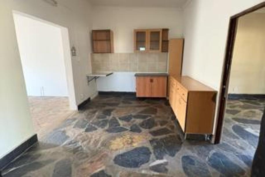 3 Bedroom House to Rent in Alkmaar-4