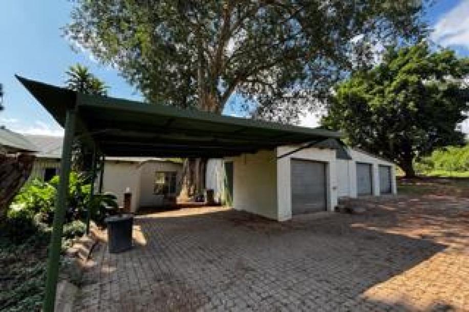 4.5 Bedroom House to Rent in Karino-9