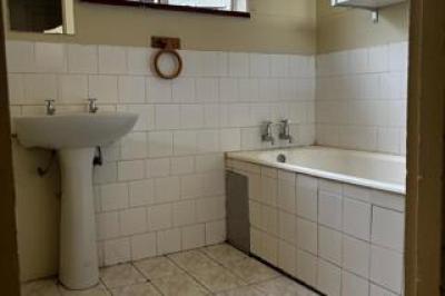 4.5 Bedroom House to Rent in Karino-10