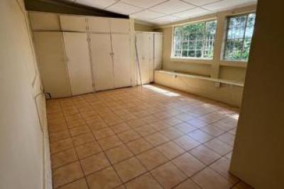 4.5 Bedroom House to Rent in Karino-11