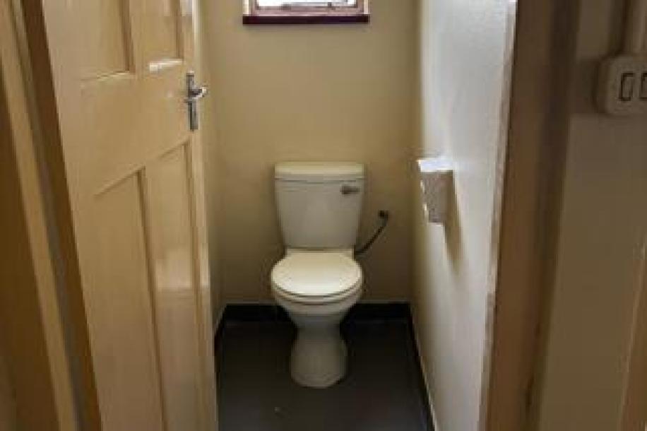 4.5 Bedroom House to Rent in Karino-12