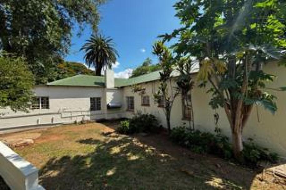 4.5 Bedroom House to Rent in Karino-2