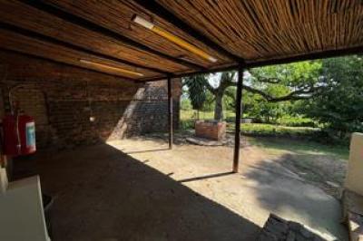 4.5 Bedroom House to Rent in Karino-8