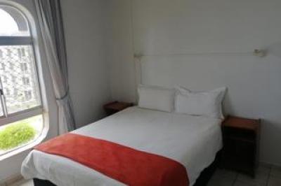 2 Bedroom Apartment / Flat to Rent in Margate Beach-10