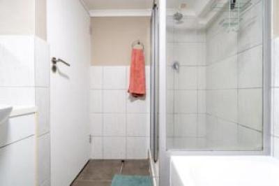 2 Bedroom Apartment / Flat to Rent in Gardens