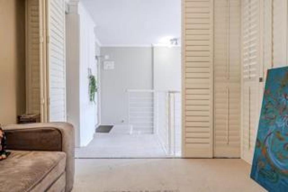 2 Bedroom Apartment / Flat to Rent in Gardens-4