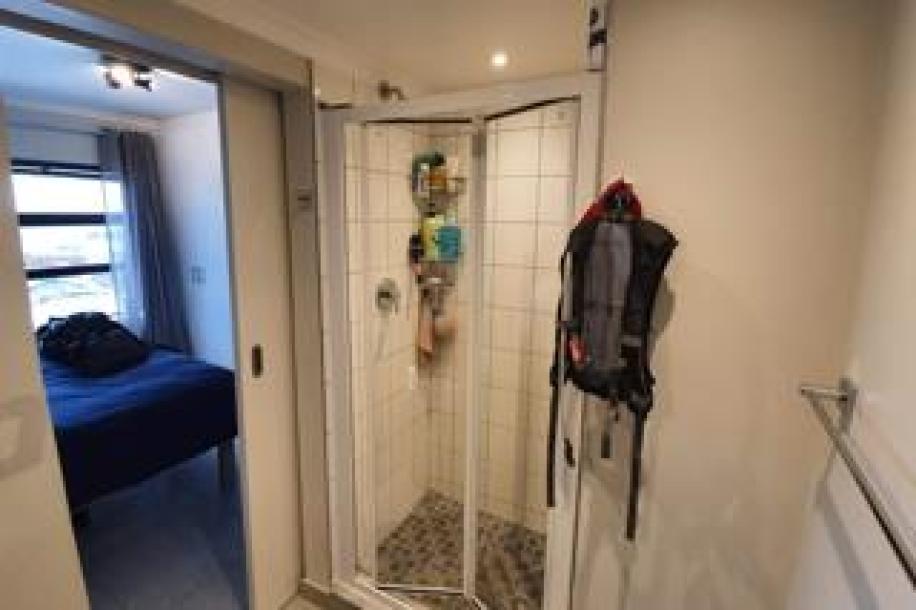 2 Bedroom Apartment / Flat to Rent in Woodstock-12