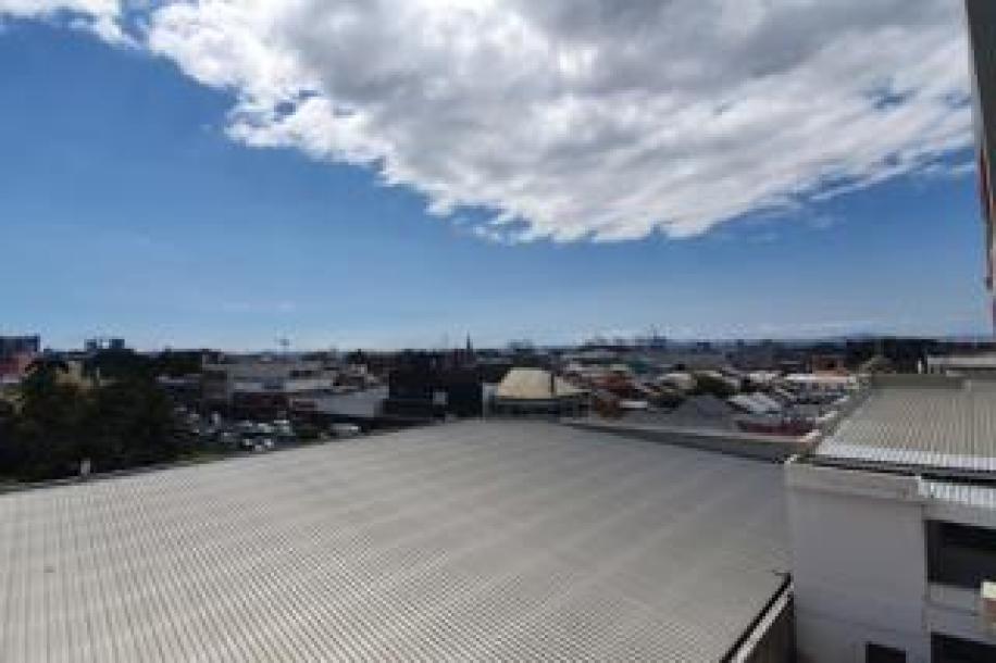 2 Bedroom Apartment / Flat to Rent in Woodstock-8