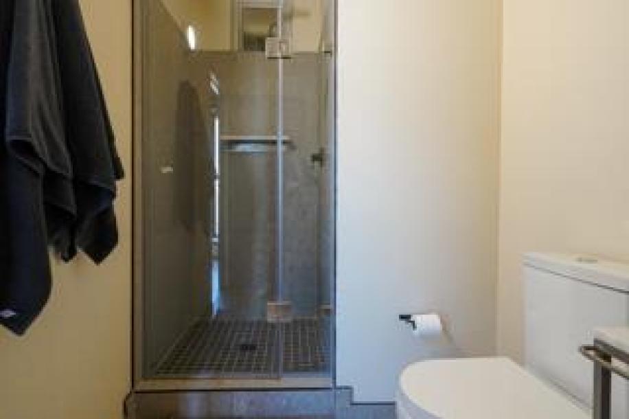 1 Bedroom Apartment / Flat to Rent in Foreshore-16