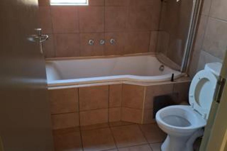 2 Bedroom Apartment / Flat to Rent in Kibler Park-13