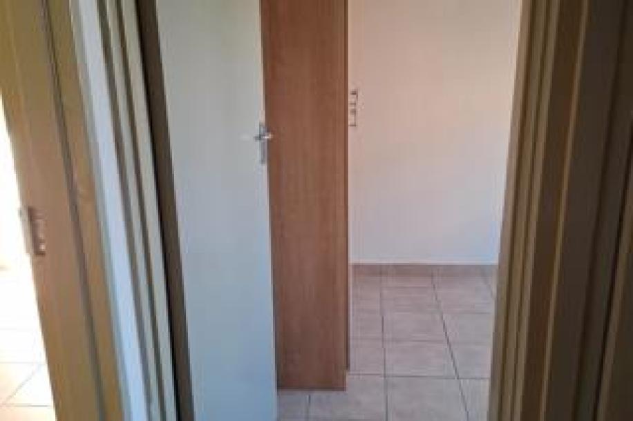 2 Bedroom Apartment / Flat to Rent in Kibler Park-4