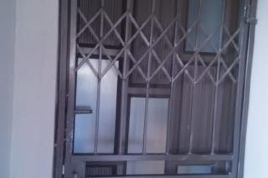 1 Bedroom Apartment / Flat to Rent in Kwamashu-10