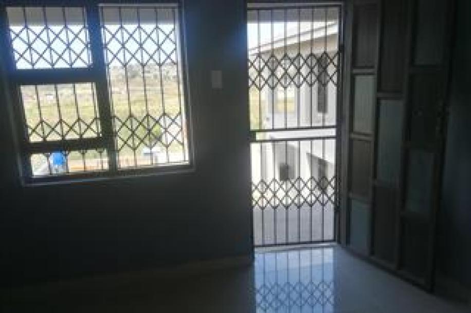 1 Bedroom Apartment / Flat to Rent in Kwamashu-16