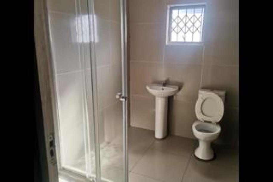 1 Bedroom Apartment / Flat to Rent in Kwamashu-6