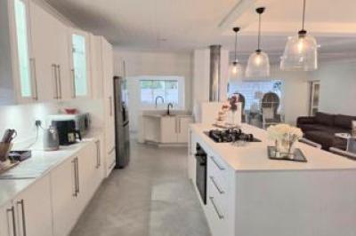 3 Bedroom House to Rent in Broadwood-2