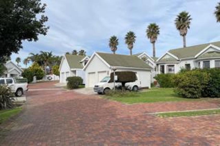 2 Bedroom Townhouse to Rent in Walmer-16