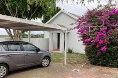 2 Bedroom Townhouse to Rent in Walmer-3