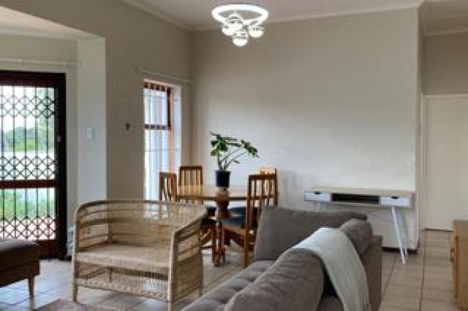 2 Bedroom Townhouse to Rent in Walmer-4