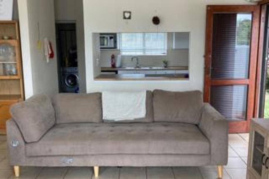 2 Bedroom Townhouse to Rent in Walmer-6