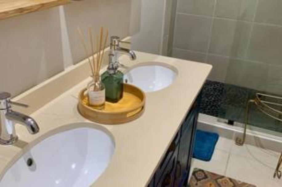 4 Bedroom House for Sale in Morningside-15