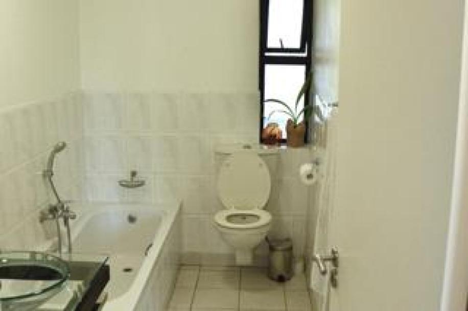 2 Bedroom Apartment / Flat for Sale in Somerset West Mall Triangle-14