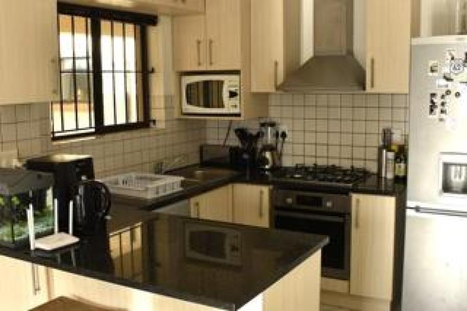 2 Bedroom Apartment / Flat for Sale in Somerset West Mall Triangle-3