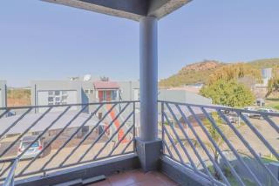 3 Bedroom Townhouse for Sale in Mulbarton-17