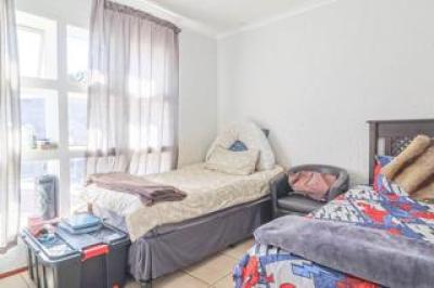 3 Bedroom Townhouse for Sale in Mulbarton