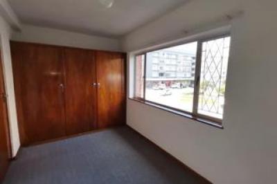 2 Bedroom Apartment / Flat for Sale in Humewood-10