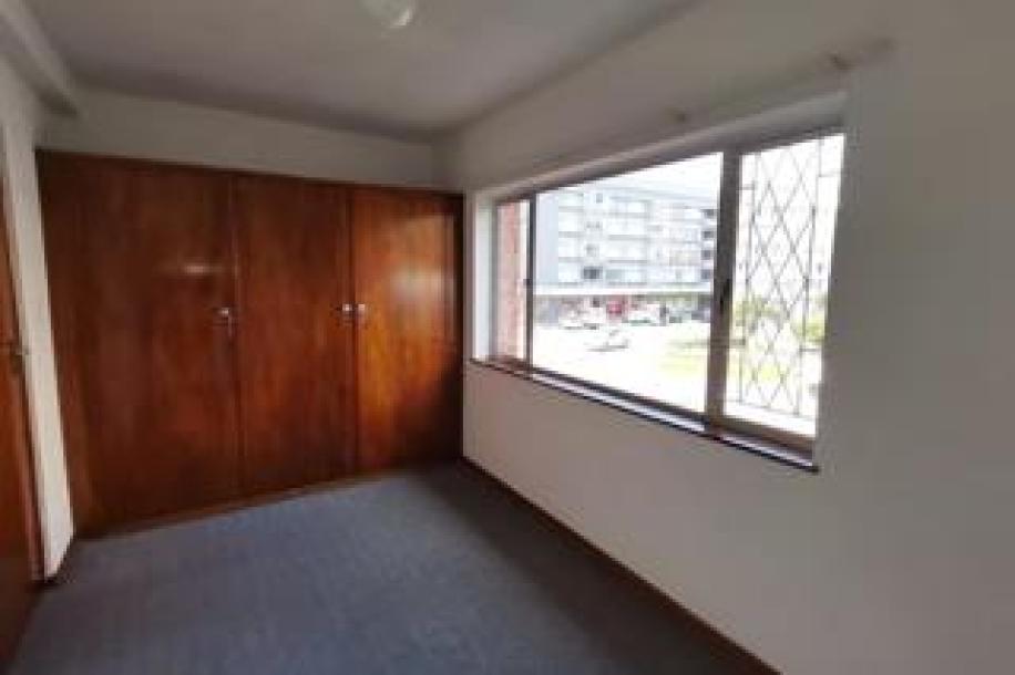 2 Bedroom Apartment / Flat for Sale in Humewood-10