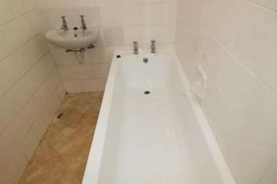 2 Bedroom Apartment / Flat for Sale in Humewood-16