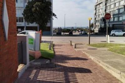 2 Bedroom Apartment / Flat for Sale in Humewood-20