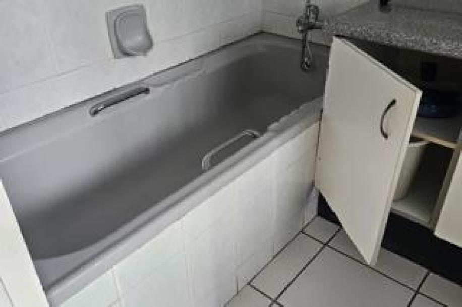 2 Bedroom Apartment / Flat for Sale in Margate Beach-15