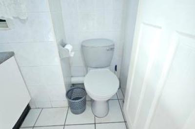 2 Bedroom Apartment / Flat for Sale in Margate Beach-17